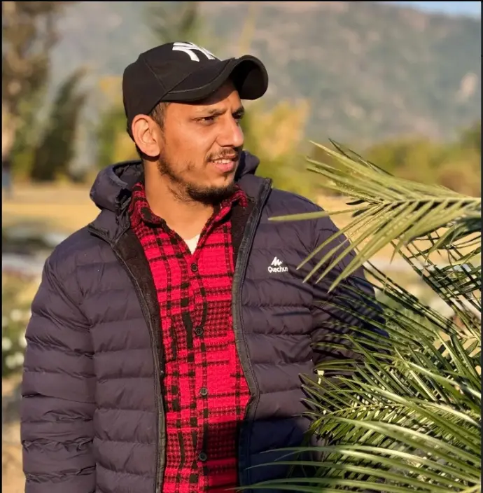 Profile of Sagar, Marketing Head, detailing his contribution to brand visibility and ensuring authentic Thapa Momos flavor.